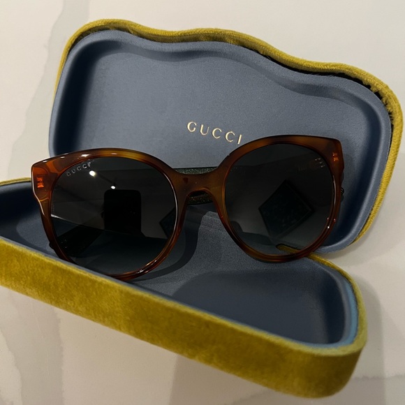 GUCCI web trimmed square sunglasses with case